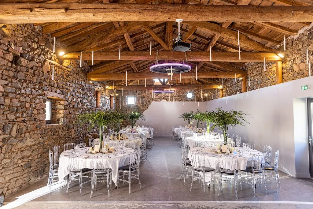 Photo 2 - Salle Mariage Lyon "Domaine Des Monts Du Lyonnais"