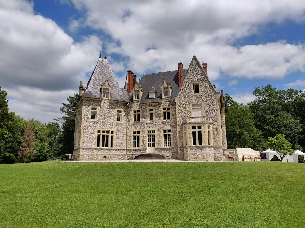 Photo 2 - Château de la Vernée