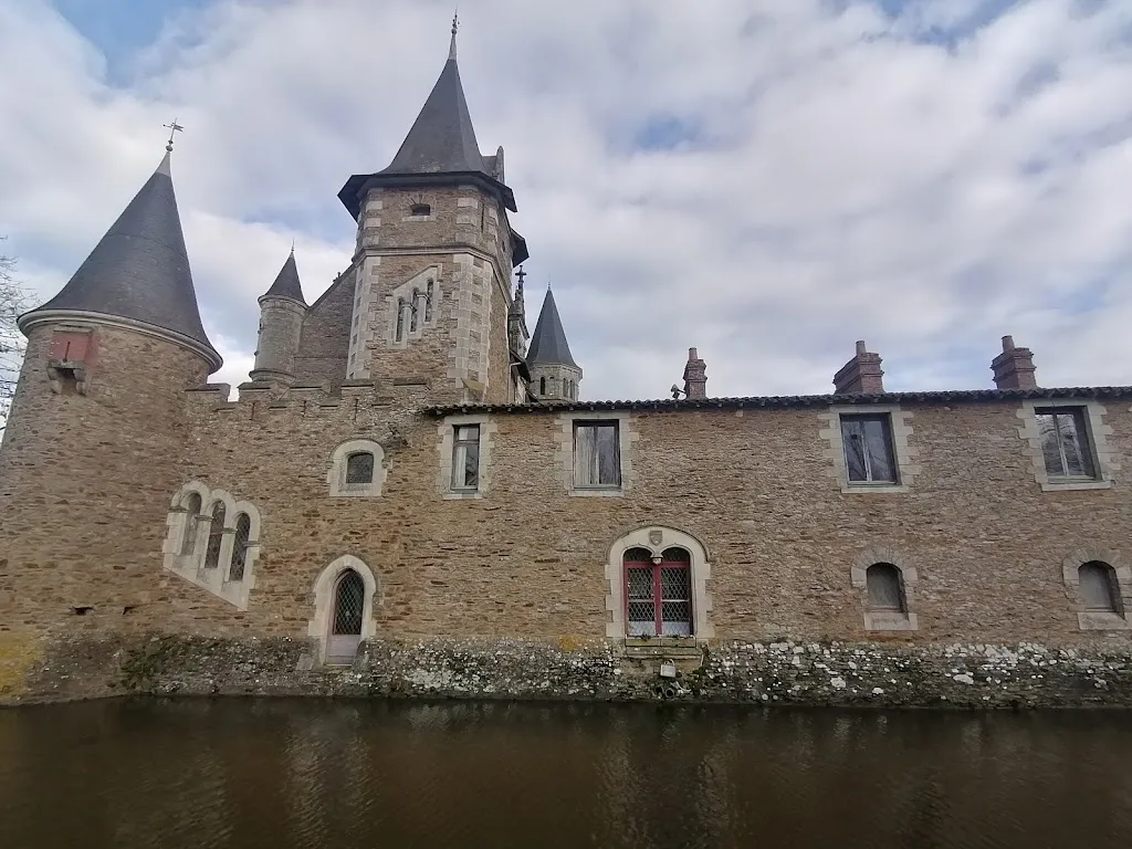 Photo 2 - Château De La Colaissière