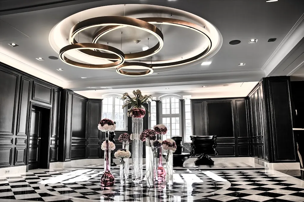 Photo 3 - Pavillon Royal