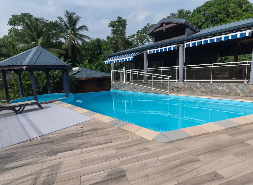 Photo 2 - Domaine - Le BERCEAU DE MOISE - Villas & Gîtes 3 Étoiles en Guadeloupe