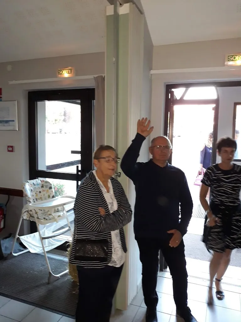 Photo 3 - Salle des fêtes