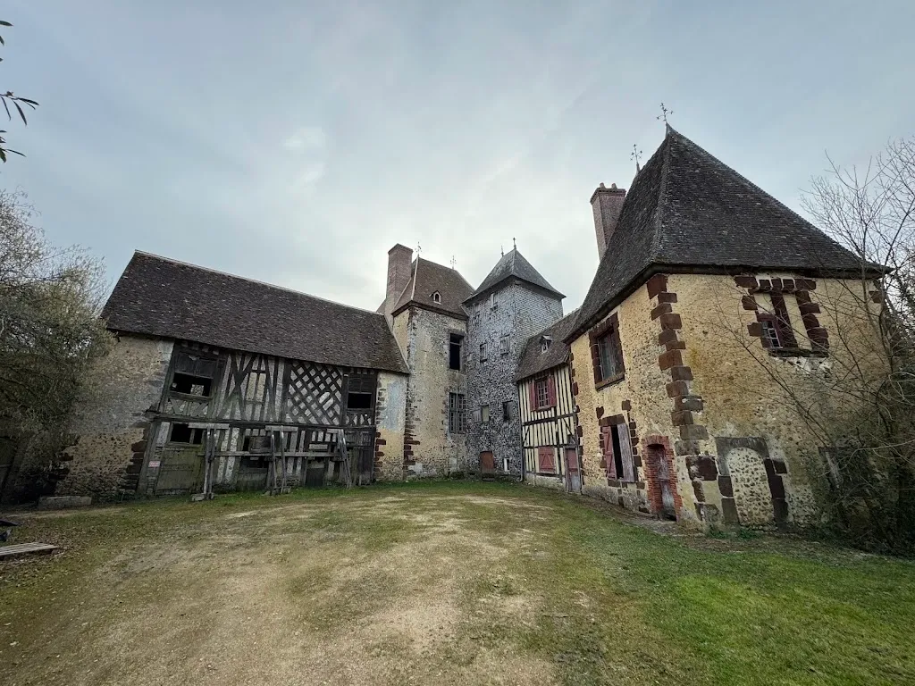 Photo 2 - Seigneurie d'Alleray