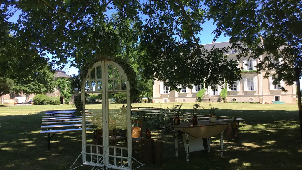 Photo 1 - la cour des montys