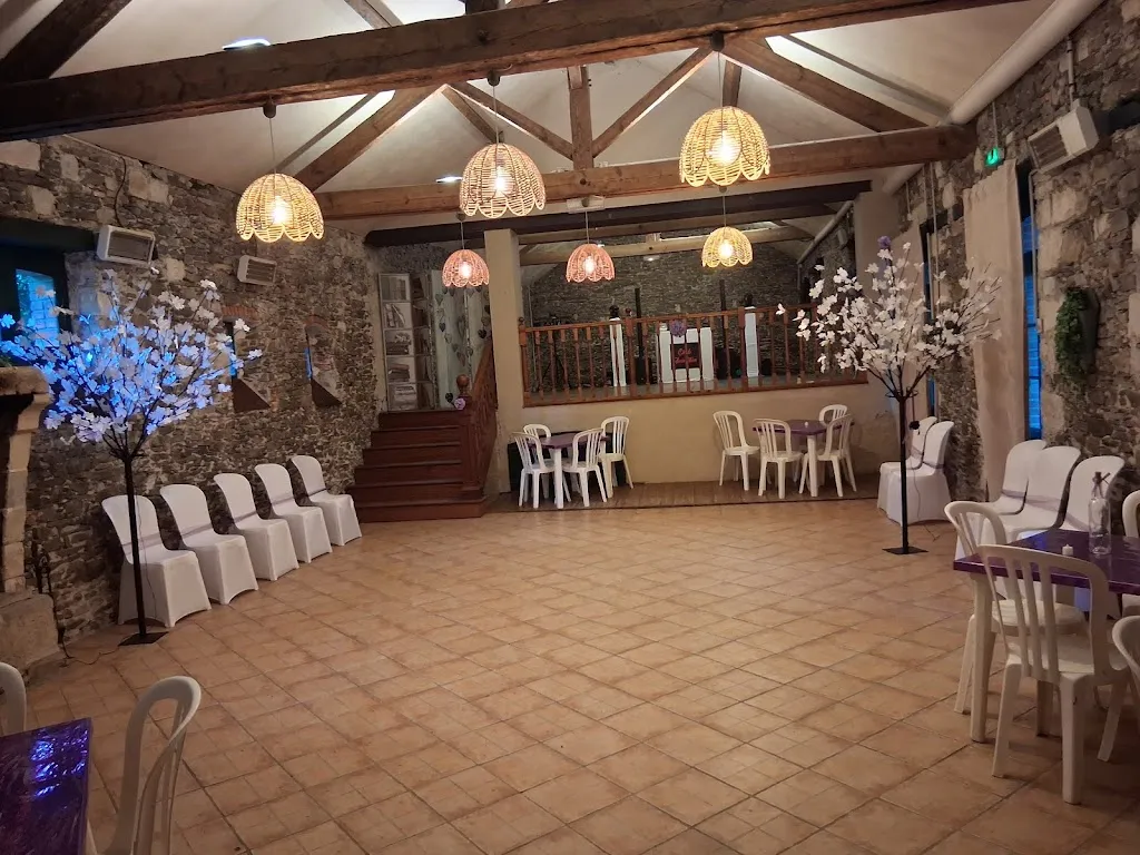 Photo 2 - la cour des montys
