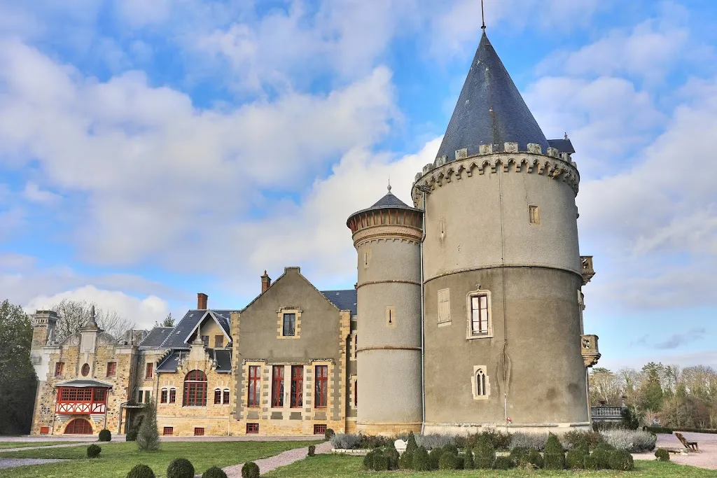 Photo 1 - Château de Beguin