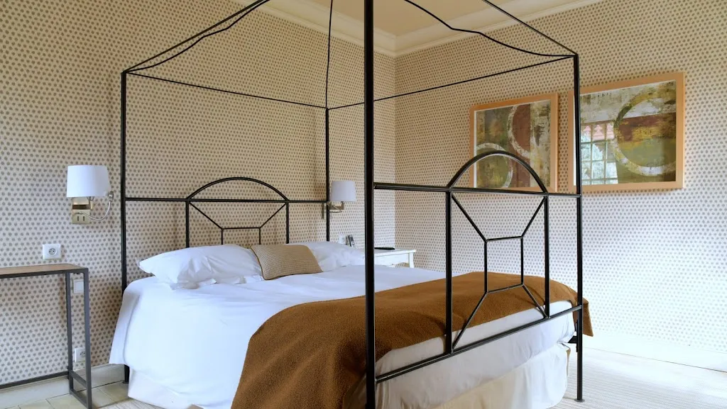 Photo 3 - Château de Germigney, R&C 5 étoiles - Hôtel, Restaurant & Spa - Jura