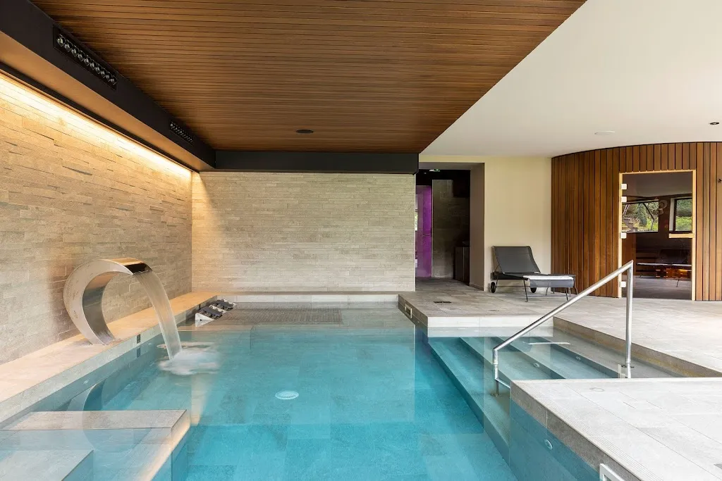 Photo 2 - Château de Germigney, R&C 5 étoiles - Hôtel, Restaurant & Spa - Jura