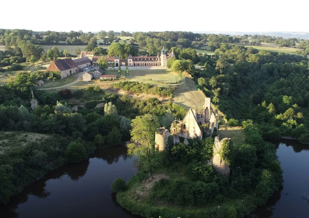 Photo 2 - Château de la Crête
