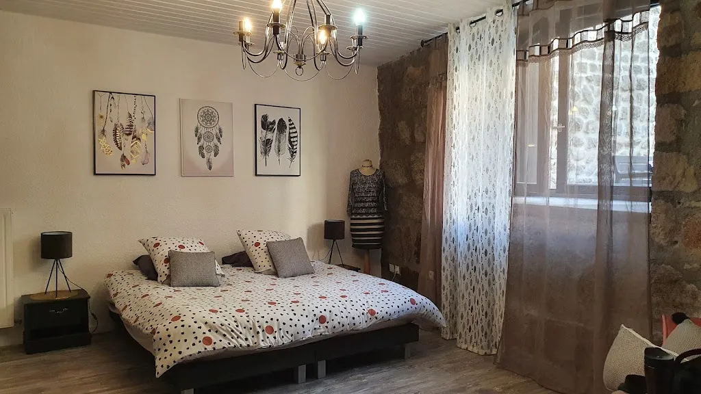 Photo 3 - Gîte La Bâtisse Aux Lanternes Gite de groupe Loire 42 (Grande Capacité 29 couchages, Salle de Réception , mariage... )