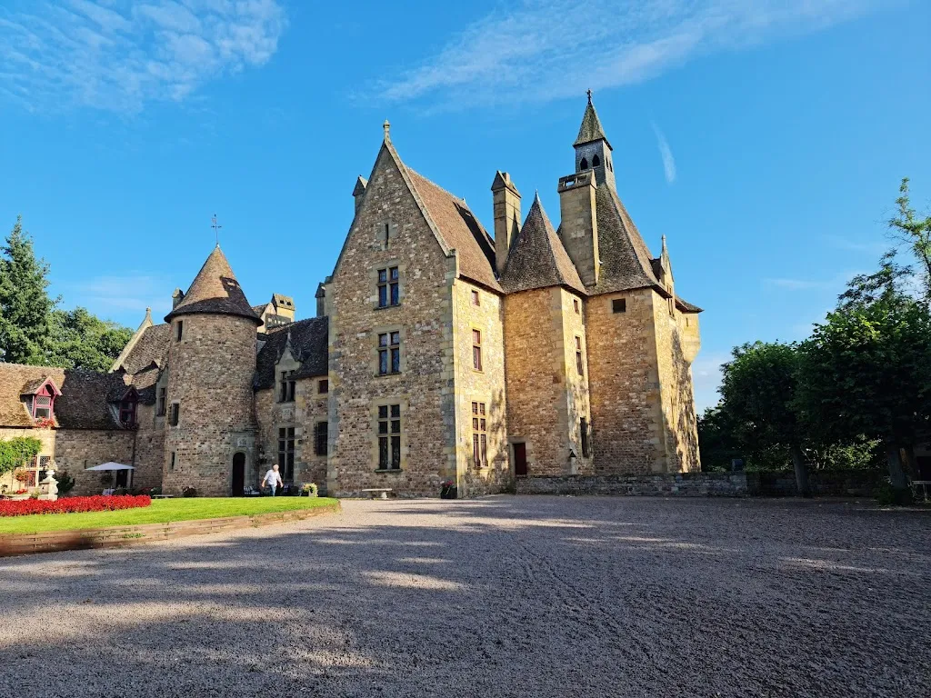 Photo 2 - Château de Peufeilhoux: chambres d'hôtes de luxe dans un cadre haut de gamme, mariages, visites...